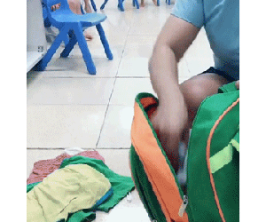 Cô giáo mầm non hết hồn khi mở balo của học sinh: Đây là lý do đừng bao giờ để bố soạn quần áo cho con!