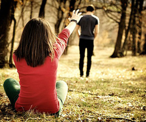 Phát hiện bản thân là mối tình đầu của người yêu, chàng trai nhanh chóng 'chạy mất dép', cư dân mạng phán ngay: 'Cắn rứt lương tâm đấy mà!'