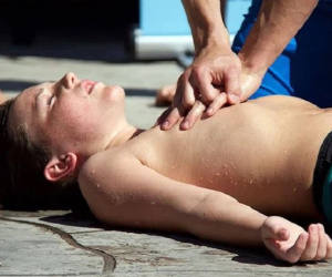 Du lịch biển: Phòng tránh và sơ cứu đuối nước đúng cách cần tuân thủ những điều sau