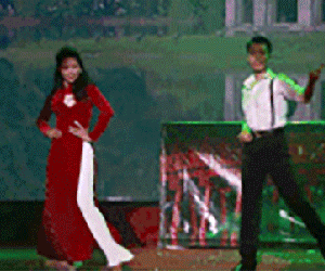 Video: Cô giáo Hà Nội mặc áo dài nhảy dancesport ấn tượng