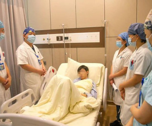 Hóc xương cá, chàng trai cố nuốt một cục cơm to, không ngờ xương cá 'chạy xuống' tận... hậu môn
