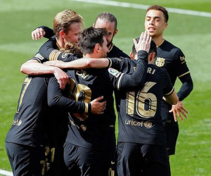 Griezmann lập ‘cú đúp’ Barcelona ngược dòng hạ Villarreal