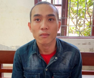 Tên trộm bị bắt vì đi nhầm dép gia chủ