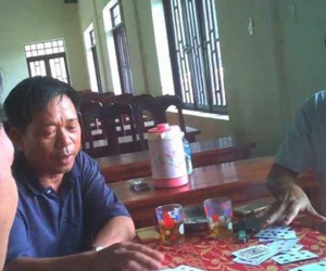Xác minh, làm rõ thông tin một bí thư phường ở Quảng Nam đánh bạc ở cơ quan