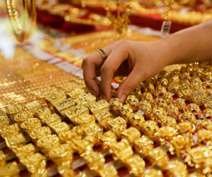 Giá vàng hôm nay 26/4: Tiếp tục chuỗi ngày giảm