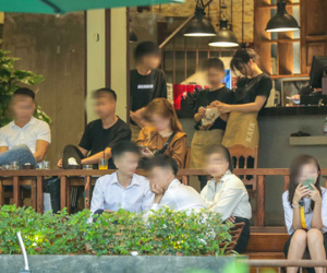 Video ảnh: Nhiều người dân Hà Nội "quên" khẩu trang phòng chống dịch Covid-19