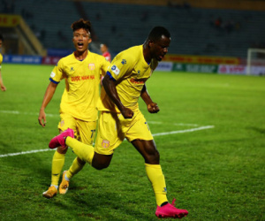 Đả bại Than Quảng Ninh, Nam Định chen chân vào top 3 V.League