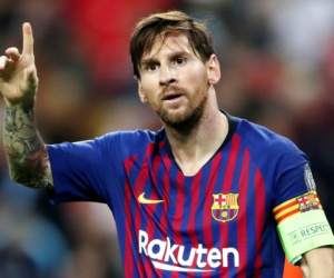 PSG mời Messi bản hợp đồng 'siêu khủng'