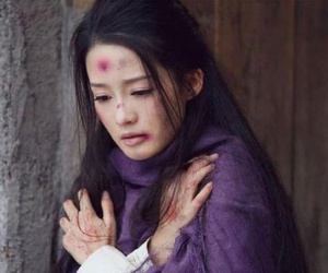 Tại sao phụ nữ thời xưa rất coi trọng 'trinh tiết' nhưng khi gặp kẻ hãm hiếp lại không bao giờ chống cự?