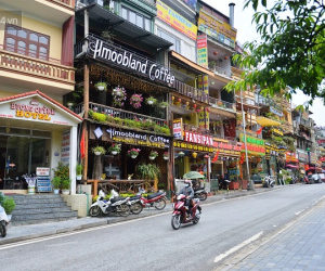 Toàn cảnh Sa Pa trước dịp nghỉ lễ 30/4-1/5: Hàng loạt du khách "quay xe" trước diễn biến căng thẳng của dịch Covid-19