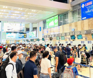 Phòng dịch COVID-19 ở sân bay Nội Bài ngày cao điểm