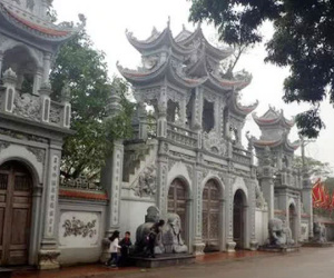 Khẩn: Tìm người đến cụm đền Tiên La (Thái Bình) ngày 25/4