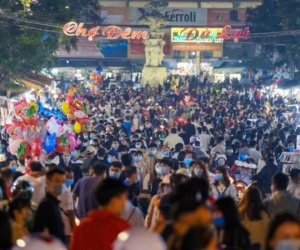 Dòng người 'đông không thể tưởng tượng được' ở Đà Lạt: Đi ngang chợ đêm thôi tôi đã phải hốt hoảng!