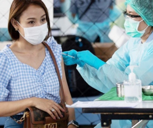 Đợt bùng phát Covid-19 kỷ lục ở các nước láng giềng của Việt Nam