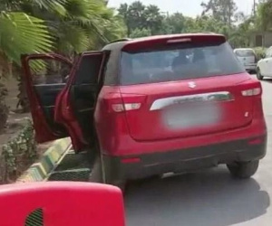 Lại thêm bi kịch Covid-19 Ấn Độ: Không tìm được giường bệnh, người phụ chết trong bãi đỗ xe bệnh viện