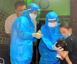 KHẨN: Tìm người dự đám cưới có khách tới quán bar phát hiện 6 nữ nhân viên dương tính SARS-CoV-2
