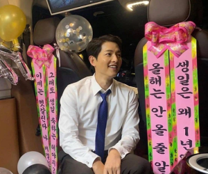Lộ ảnh hiếm sinh nhật của Song Joong Ki sau 2 năm ly hôn Song Hye Kyo: Vẫn điển trai nhưng có 1 điểm gây xót xa!