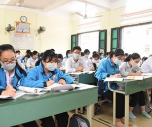 Dịch Covid-19 diễn biến phức tạp, TP.HCM ra thông báo khẩn cho học sinh và giáo viên