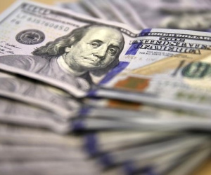 Tỷ giá ngoại tệ ngày 3/5: Vàng xuống đáy, USD tăng giá