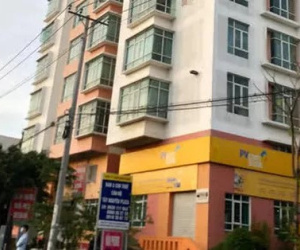 Chém chết vợ con rồi lên sân thượng chung cư nhảy xuống tự tử
