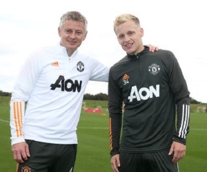 MU quyết định bất ngờ về tương lai Van de Beek