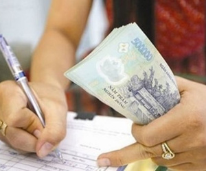 Mua bảo hiểm nhân thọ hay gửi tiết kiệm ngân hàng có lợi hơn?