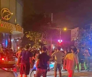 Học sinh THCS mâu thuẫn, phụ huynh gọi côn đồ bắn người ở quán cà phê
