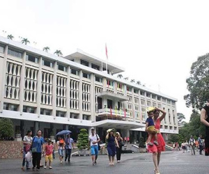 TP.HCM cách ly ngay du khách có thân nhiệt cao hơn 37.5 độ C