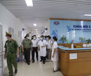 Hà Nội: Bất chấp khuyến cáo, người dân vẫn đi tập thể dục đông nghẹt tại công viên, bờ hồ