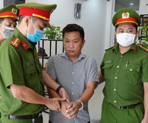 Bắt giam giám đốc công ty bất động sản phân lô, bán nền trên đất... của người khác