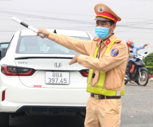 Vĩnh Phúc: Lập chốt kiểm soát gắt gao, nhiều người và phương tiện không được vào thành phố sau quyết định cách ly