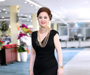 Sau Hoài Linh, Trịnh Kim Chi: Đến lượt Thủy Tiên bị bà Phương Hằng cho lên sóng, gay gắt về việc từ thiện