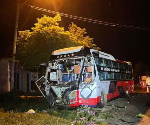 Xe khách đối đầu xe tải ở Buôn Ma Thuột, nhiều người thương vong
