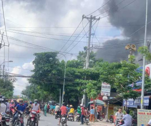 TP HCM: Cháy cửa hàng sơn rồi lan sang nhà dân, thiệt hại nhiều tài sản