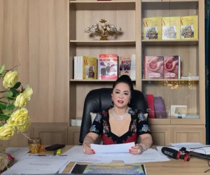 Bà Phương Hằng - vợ ông Dũng 'lò vôi' hôm nay tuyên bố cực gắt: 'Cấm cửa giới nghệ sĩ đến khu du lịch Đại Nam'