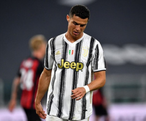 Chủ tịch LĐBĐ Italia tuyên bố loại Juventus khỏi Serie A nếu ngoan cố ở lại Super League