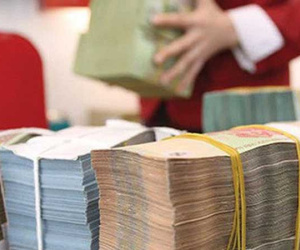 Lãi suất liên ngân hàng tăng mạnh do một vài ngân hàng lớn