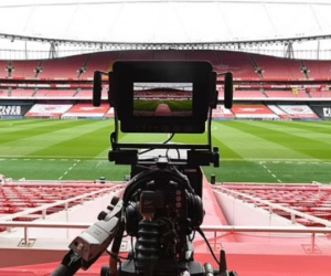 Premier League kiếm 4,5 tỷ Bảng từ bản quyền truyền hình