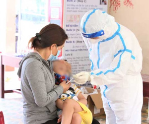 Bé gái 1 tuổi, nữ giúp việc và cụ ông 64 tuổi tại Đà Nẵng chỉ ở nhà nhưng vẫn bị nhiễm Covid-19