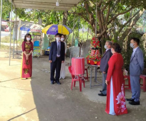 Phòng Covid-19, nhà trai và nhà gái tổ chức đám hỏi ngay tại chốt kiểm dịch