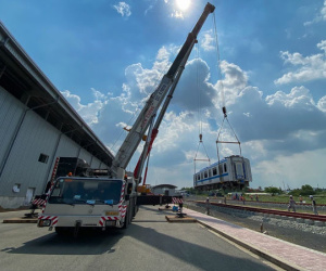 TP.HCM: Toàn cảnh lắp ráp đoàn tàu Metro số 1 nặng 37 tấn vào đường ray, sẵn sàng chạy thử