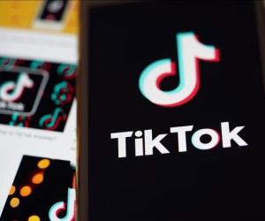 Chủ nhân thực sự của 'giọng nói' TikTok khởi kiện