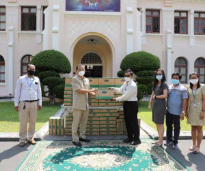 Công ty con của Vinamilk tại Campuchia tặng sữa cho trẻ em và người dân trong đại dịch