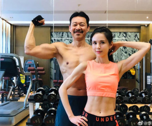 'Tiểu Long Nữ' Lý Nhược Đồng khoe vóc dáng săn chắc, vòng eo 56cm ở tuổi U60