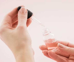 7 lọ serum tốt nhất dành cho nàng 30+: Giúp trẻ hóa làn da, xóa mọi khuyết điểm nên bác sĩ rất khuyến khích dùng