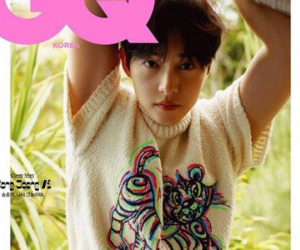 Song Joong Ki đẹp đến nín thở nhưng nhìn xuống dưới chân ai cũng tá hỏa