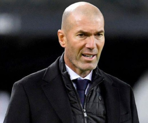 HLV Zidane rời Real Madrid vào cuối mùa