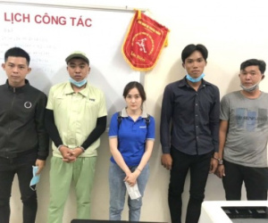 Nghi bị chèn ép xếp loại thi đua, nam công nhan kéo bạn đến công ty đánh gãy tay quản lý