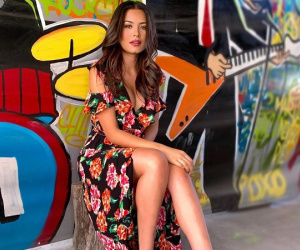 Style đời thường của Tân Hoa hậu Hoàn vũ Mexico: Chuẩn 'bánh bèo chúa' khi diện toàn váy áo hoa lá hẹ
