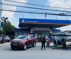 Phong tỏa cây xăng, bắt khẩn cấp nữ chủ doanh nghiệp ở Đồng Nai